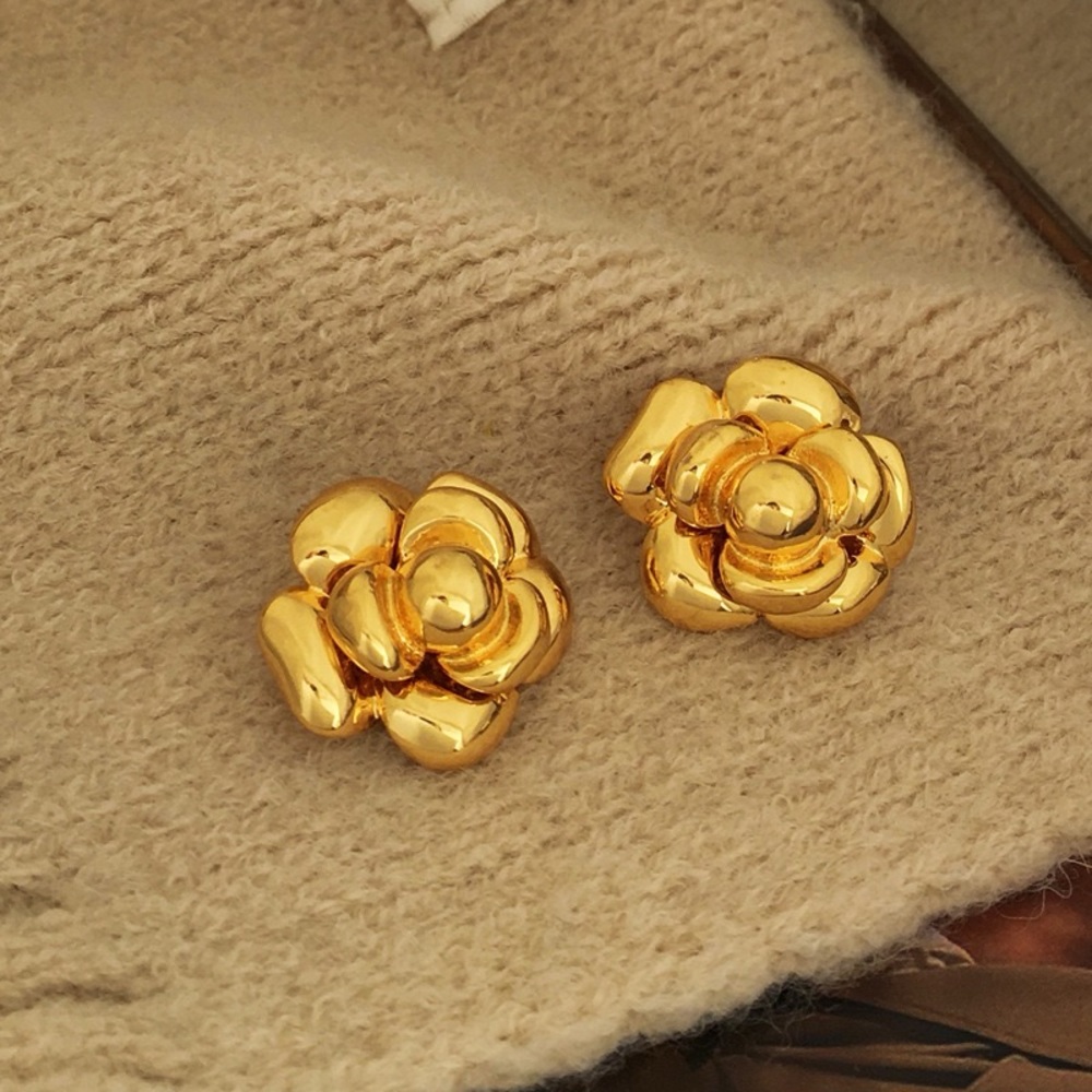 18k Gold Floral Earrings*Vintage Inspired Jewelry**Old Money   Aesthetics*